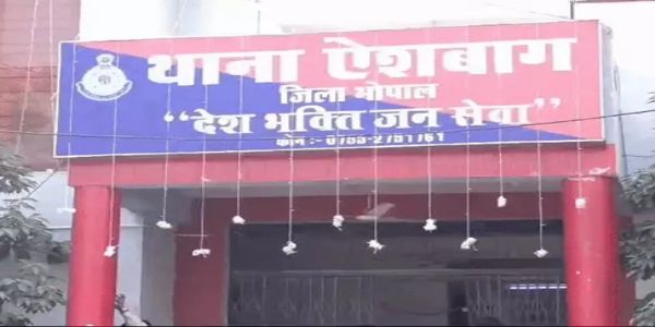 भोपाल में बंद मकान में मिले रिटायर्ड दंपती के शव, घर से दुर्गंध आने पर किराएदार छात्रों ने पुलिस को दी सूचना