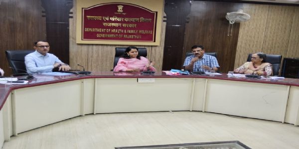 स्वास्थ्य सेवाओं की सघन समीक्षा, जर्जर भवनों का उपयोग नहीं करने के निर्देश