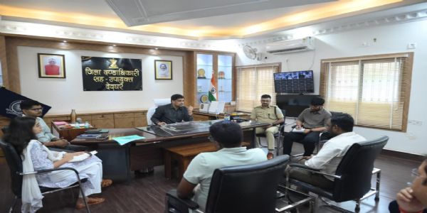 श्रावणी मेले काे लेकर रेलवे स्टेशनों पर सुरक्षा और क्राउड मैनेजमेंट की उपायुक्त ने की समीक्षा