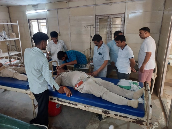 जख्मी पुलिस कर्मी