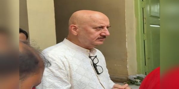 अनुपम खेर