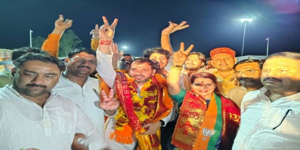 प्रदेश मंत्री बनने के बाद पहली बार जालौन पहुंचे अनिल यादव, भाजपा कार्यकर्ताओं ने किया स्वागत