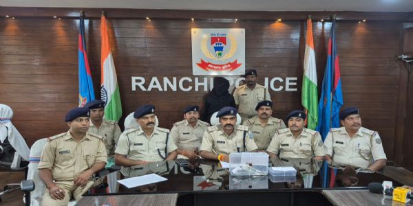 नामकुम में शातिर अपराधी खालिद बंगाली गिरफ्तार, देसी कट्टा और कारतूस बरामद