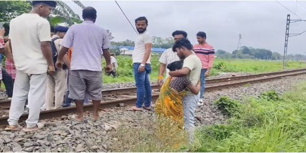 ट्रेन से कटकर व्यक्ति की दर्दनाक मौत