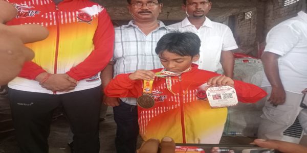 सुपौल के 7 वर्षीय गीतांक आयुष ने नेशनल लेवल के कराटे में जीता स्वर्ण पदक, छोटी उम्र में रचा इतिहास