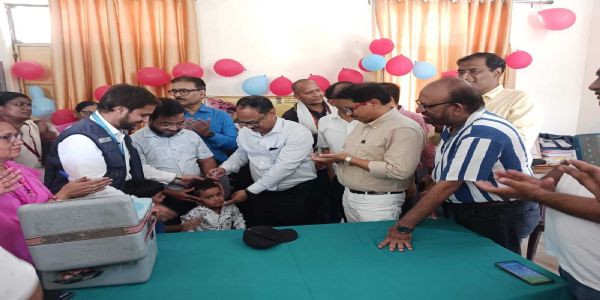 राज्य प्रतिरक्षण अधिकारी ने पिलाई पोलियो ड्रॉप, अभियान का हुआ शुभारंभ