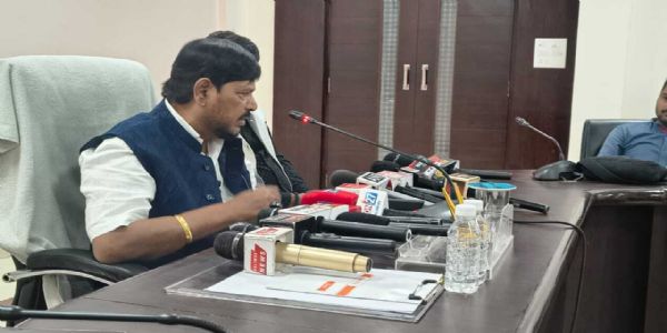 (अपडेट) प्रधानमंत्री नरेंद्र मोदी के नेतृत्व में देश की प्रतिष्ठा विदेशों में बढ़ी : रामदास आठवले