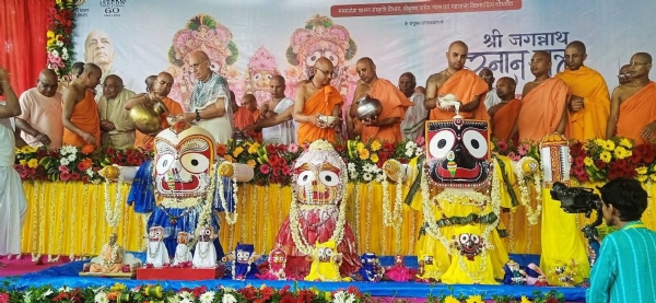 The Snan Purnima festival of Lord Jagannath, Baladev, and Subhadra Maharani was celebrated at the ISKCON temple in Ujjain.