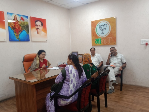भाजपा प्रदेश कार्यालय में मंत्री कृष्णा गौर ने सुनीं कार्यकर्ताओं की समस्याएं