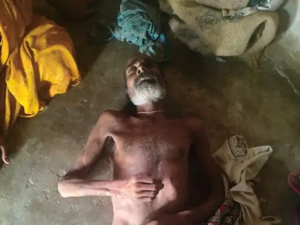 संदिग्ध हालत में पडा अधेड़  का शव