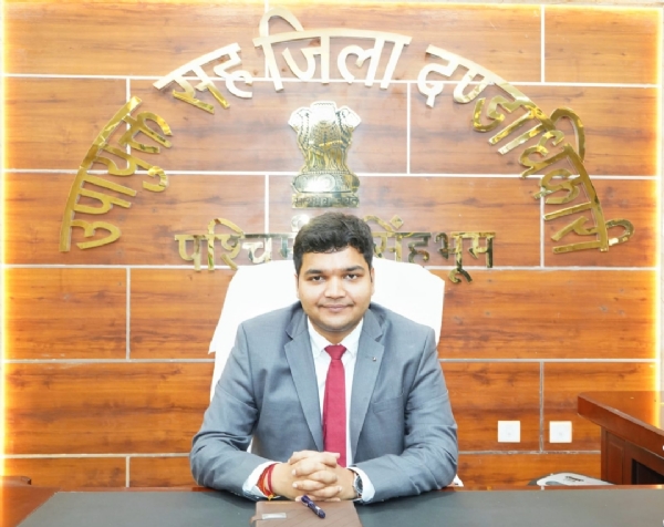 उपायुक्त मनीष कुमार की फाइल फोटो