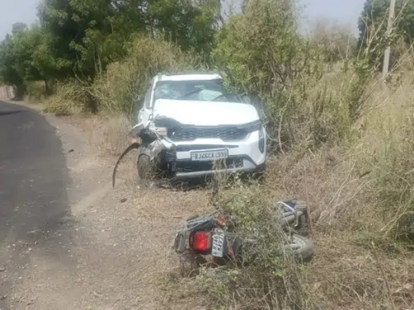 टक्कर।