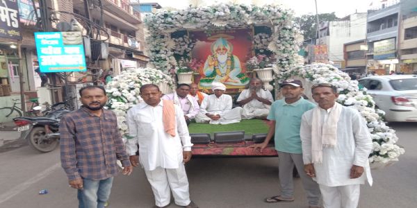 शहर में कबीर जयंती पर निकली शोभायात्रा, अनुयायियों का दिखा उत्साह