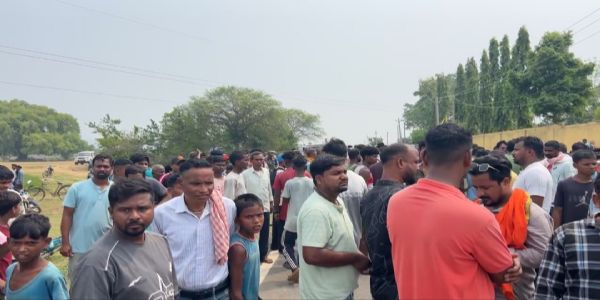 (अपडेट) सड़क हादसे में घायल शिक्षिका की मौत,आक्रोशित ग्रामीणों ने एनएच-320डी किया जाम