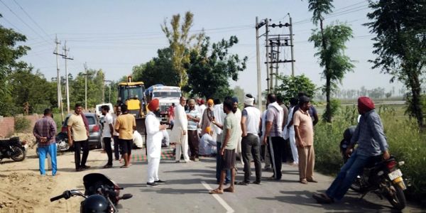 बिजली कटौती से धान की रोपाई पर मंडराया संकट, भूना में फूटा किसानों का गुस्सा
