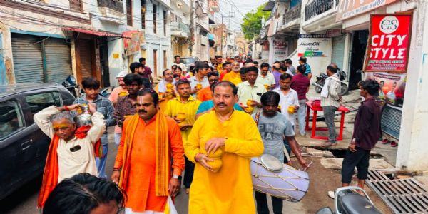 वैदिक मंत्रोच्चार के बीच भगवान जगन्नाथ, बलभद्र व सुभद्रा का हुआ भव्य स्नान, हजारों श्रद्धालु बने साक्षी