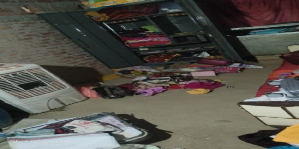 सरेराह घर का ताला तोड़कर 10 लाख के जेवर चोरी, जांच में जुटी पुलिस