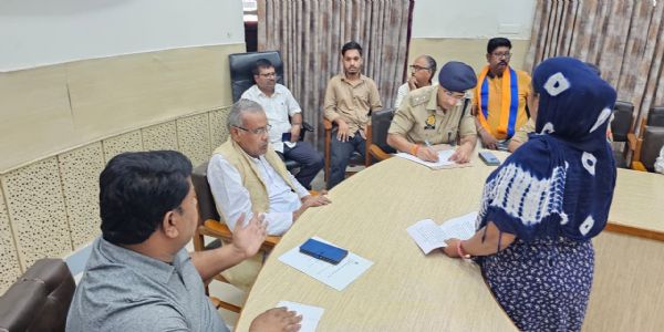दलित समाज की शिकायतों पर त्वरित कार्रवाई करें अधिकारी : रमेश चंद्र कुंडे