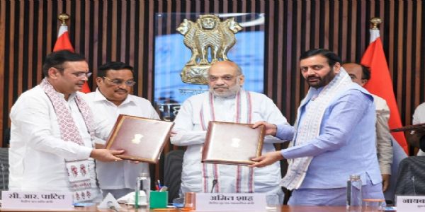 केंद्रीय गृह मंत्री अमित शाह की उपस्थिति में सोमवार को हरियाणा और राजस्थान सरकारों के बीच यमुना जल परियोजना के निर्माण एवं कार्यान्वयन को लेकर समझौते पर हस्ताक्षर किए गए। राजस्थान के मुख्यमंत्री भजनलाल शर्मा, हरियाणा के मुख्यमंत्री नायब सिंह सैनी, केंद्रीय जल शक्ति मंत्री सी.आर. पाटिल भी मौजूद