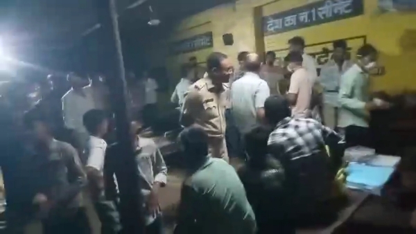 चित्तौड़गढ़ जिले के बस्सी क्षेत्र में जहरीली गैस की सूचना के बाद पहुंची टीम।