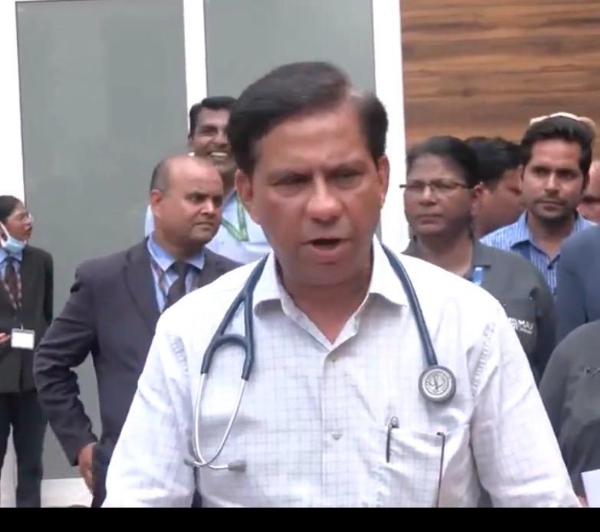 मैक्स अस्पताल के मेडिकल डायरेक्टर डॉ. संदीप बुधिराजा