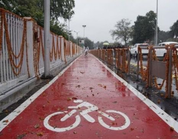 सपा अध्यक्ष अखिलेश यादव की ओर से जारी फोटो
