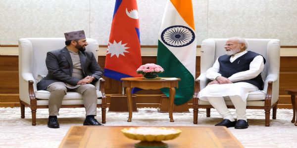 भारतीय प्रधानमंत्री नरेन्द्र मोदी से मुलाकात करते रवि लामिछाने