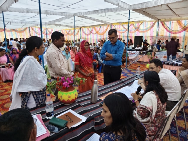 जन समस्या निवारण शिविर समस्याा सुनती सीईओ