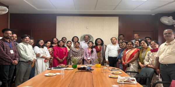 मप्र टूरिज्म बोर्ड में आयोजित विशेष सत्र में यूएन विमेन इंडिया की कंट्री रिप्रेजेंटेटिव शोको इशिकावा के साथ ग्रुप फोटो