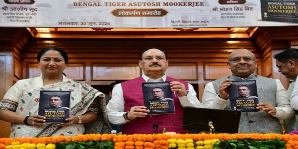 केंद्रीय स्वास्थ्य एवं परिवार कल्याण मंत्री जगत प्रकाश नड्डा मंगलवार को द कलेक्टेड स्पीचेस ऑफ बंगाल टाइगर आशुतोष मुखर्जी का लोकार्पण करते हुए साथ में दिल्ली विधानसभा अध्यक्ष विजेंद्र गुप्ता, मुख्यमंत्री रेखा गुप्ता