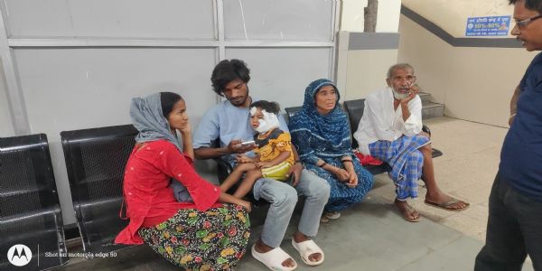 आवारा कुत्ते के हमले में बच्चा गंभीर रूप से घायल, रिम्स रेफर