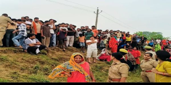 विचपरी पुल से कूदे प्रेमी युगल , प्रेमिका का शव नहर से बरामद