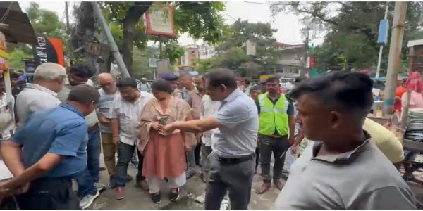 सिलीगुड़ी में ड्रेनेज बाधित करने वाले ढांचे हटाने के तीन दिन का निर्देश