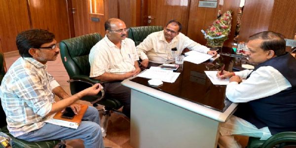 कानपुर के विकास कार्यों में लापरवाही बर्दाश्त नहीं होगी : रमेश अवस्थी