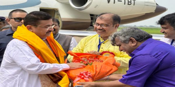 अंडाल एयरपोर्ट पहुंचे मुख्यमंत्री शुभेंदु अधिकारी, बांकुड़ा रवाना;