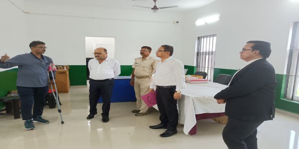 प्रधान जिला एवं सत्र न्यायाधीश ने खूंटी जेल का किया निरीक्षण