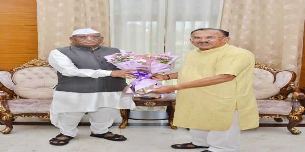 राज्यपाल हरिभाऊ बागड़े से विधानसभा अध्यक्ष वासुदेव देवनानी ने की मुलाकात