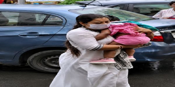 भूमि कब्जा मामले में ईडी के समन पर पहुंचीं सोना पप्पू की पत्नी सोमा पोद्दार