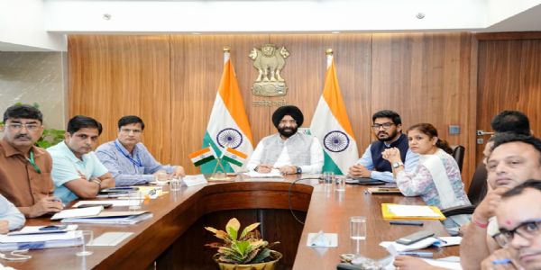खाली पड़ी सरकारी जमीनों को कचरा और मलबा डालने का स्थान नहीं बनने दिया जाएगा : सिरसा