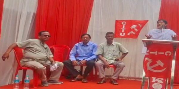 बालू चोरी रोकने और वेतन समझौते की मांग को लेकर ईसीएल एरिया कार्यालय का घेराव, हड़ताल की चेतावनी