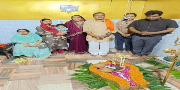 विशाल घंटे की ओम ध्वनि से गूंजा मकेश्वर महादेव मंदिर, बारिश के लिए हुई विशेष प्रार्थना