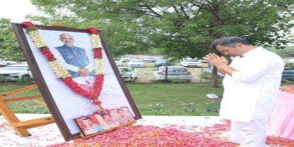 पूर्व मुख्यमंत्री साहिब सिंह वर्मा को दिल्ली के मंत्रियों व विधायकों ने दी श्रद्धांजलि