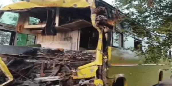 भरतपुर में स्लीपर कोच बस हादसे का शिकार, 11 यात्री घायल