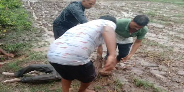 बैतूल में उफनती चंपा नदी पार करते समय बाइक समेत बहे दो ग्रामीण, एक किमी दूर मिले शव