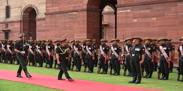 जनरल उपेंद्र द्विवेदी ने विदाई भाषण में अपने कार्यकाल को बताया-