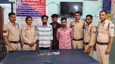 सूने मकान में चोरी, एक सराफा कारोबारी समेत तीन आरोपित गिरफ्तार