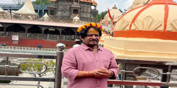 'द नर्मदा स्टोरी' की सफलता के लिए महाकाल की शरण में पहुंचे रघुवीर यादव