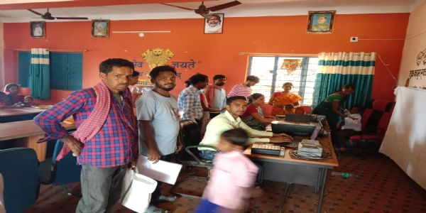 बच्चों के लिए विशेष आधार कार्ड कैंप के लिए चला अभियान