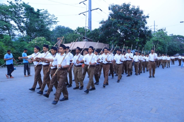राष्ट्रीय स्वयंसेवक संघ का भव्य पथ संचलन