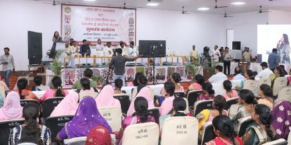डिंडौरी में गोंडी चित्रकला कलाकारों के लिए ई-कॉमर्स मंच का शुभारंभ कार्यक्रम